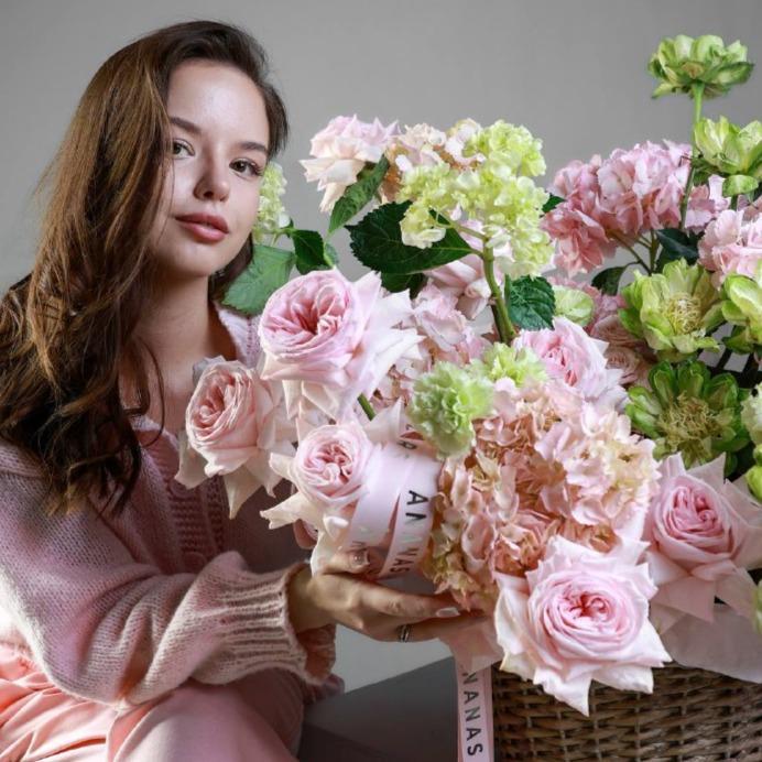 Композиция в корзине Розовый замок