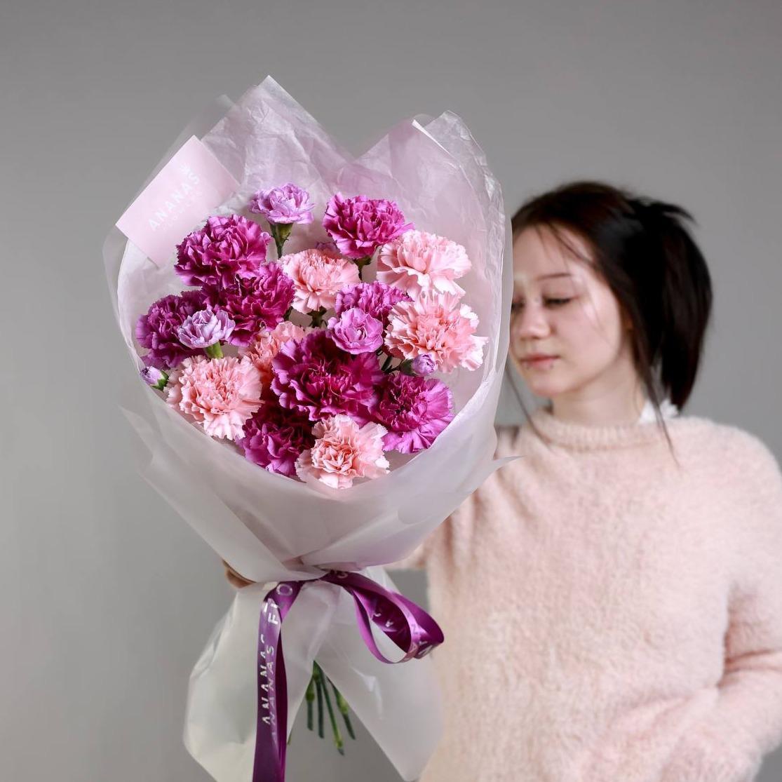 Монобукет из ярких диантусов (в линейке 3 размера)